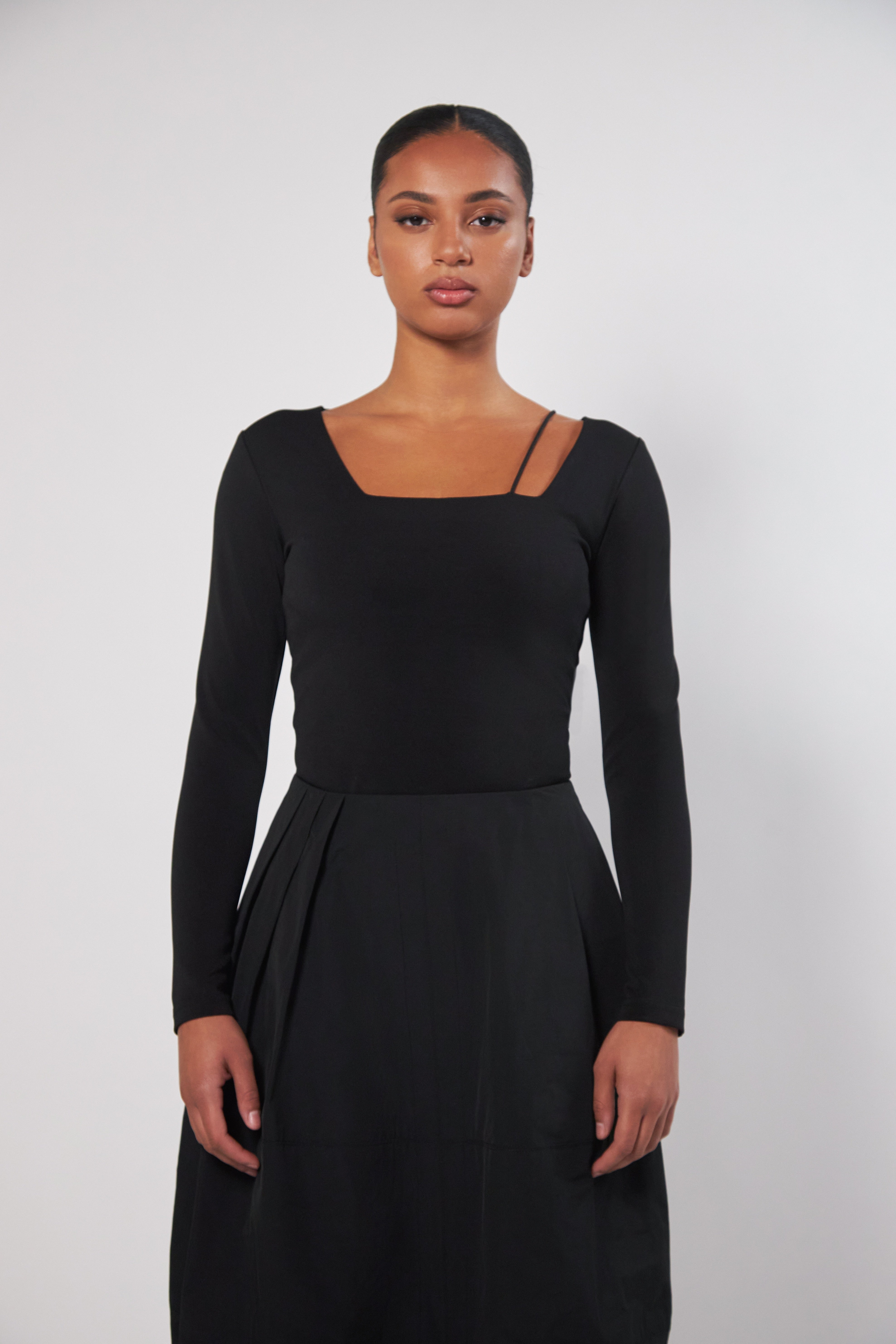 DAPHNE Pleated Midi Skirt – ISRAELLA KOBLA