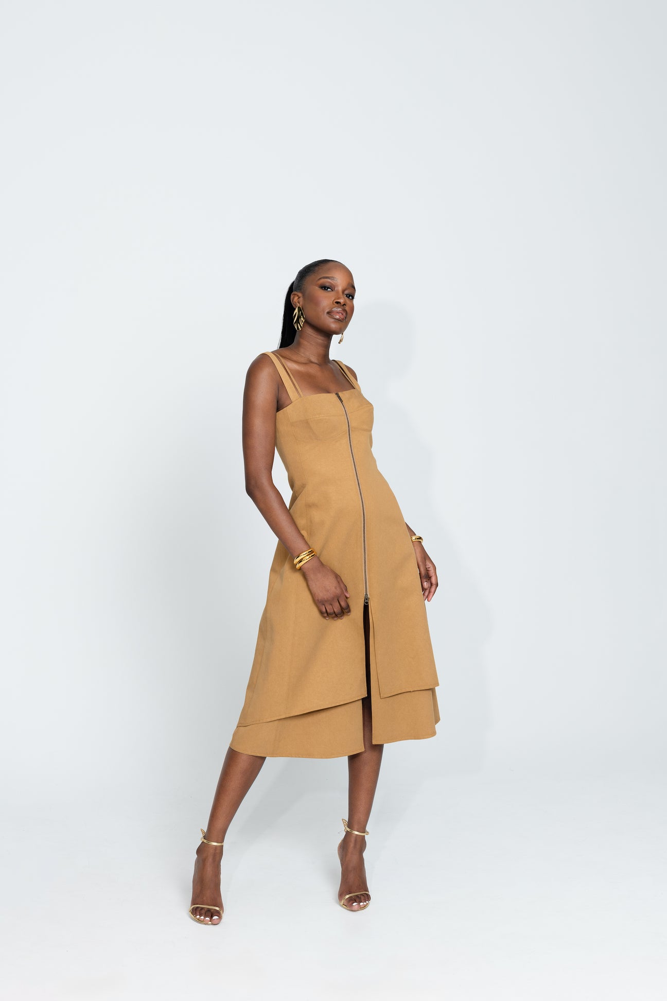ISRAELLA KOBLA // Redefining Minimalism.